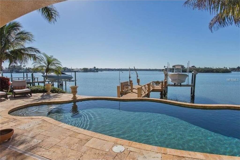 Large Mediterranean Oasis - Water Views & Pool Clearwater Beach Exterior foto